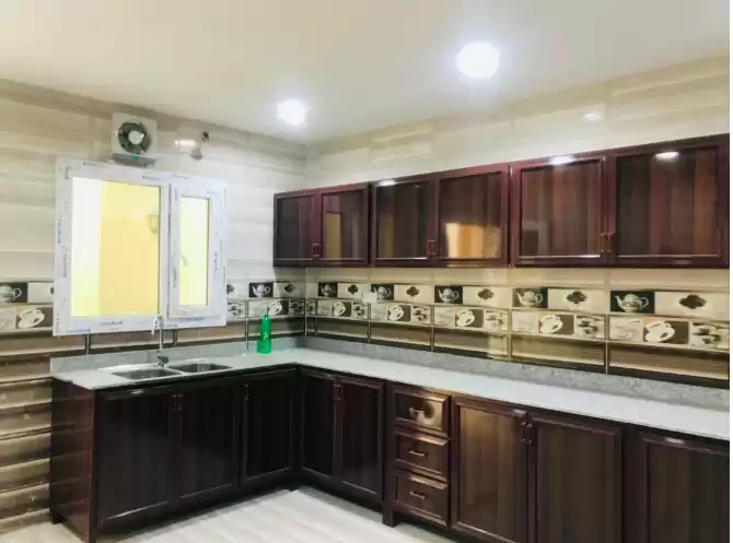yerleşim Hazır Mülk 7+ Yatak Odası S/F Müstakil Villa  satılık içinde Al Sadd , Doha #7704 - 1  image 